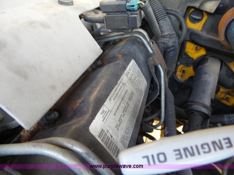 image for item L5663 1994 Chevrolet 3500HD utility truck with crane