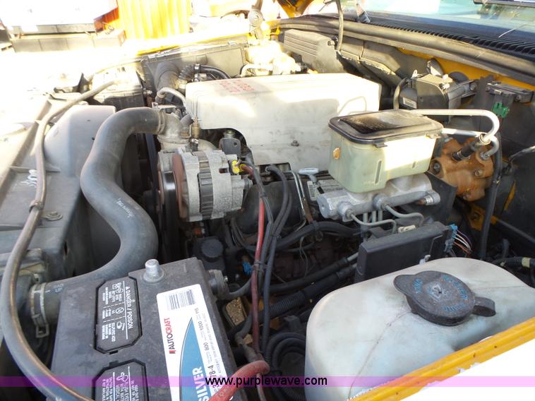 image for item L5663 1994 Chevrolet 3500HD utility truck with crane