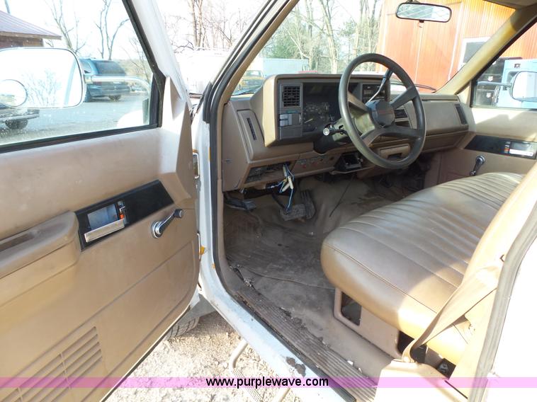 image for item L5663 1994 Chevrolet 3500HD utility truck with crane