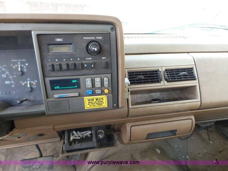 image for item L5663 1994 Chevrolet 3500HD utility truck with crane