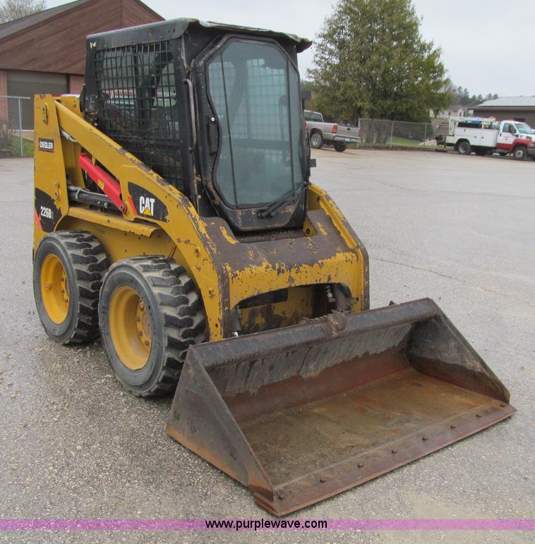 image for item L5670 2010 Caterpillar 226B Series 3 skid steer