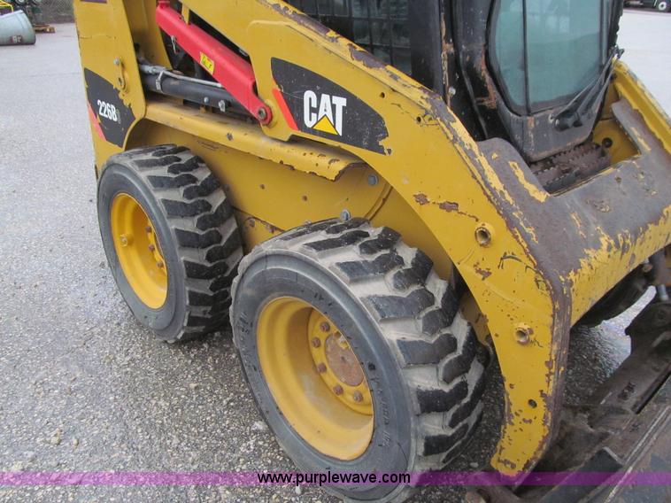 image for item L5670 2010 Caterpillar 226B Series 3 skid steer