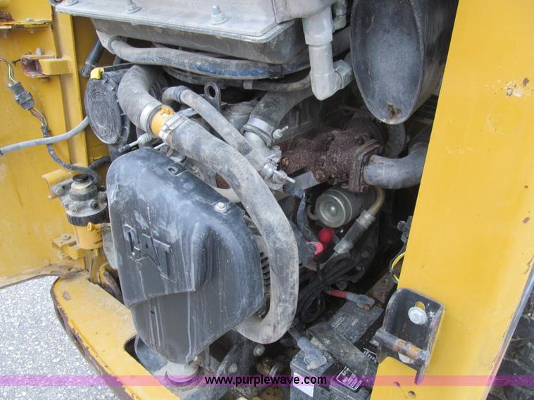 image for item L5670 2010 Caterpillar 226B Series 3 skid steer