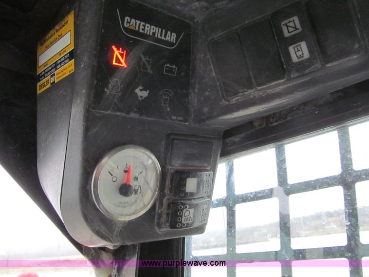 image for item L5670 2010 Caterpillar 226B Series 3 skid steer