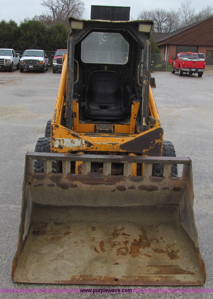 image for item L5671 1997 Mustang 2040 skid steer