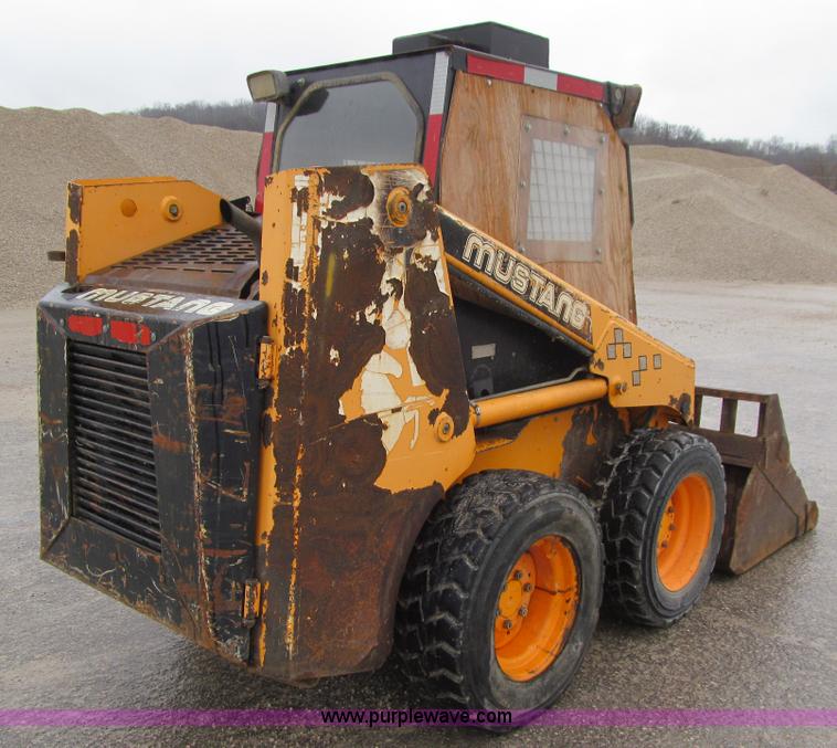 image for item L5671 1997 Mustang 2040 skid steer