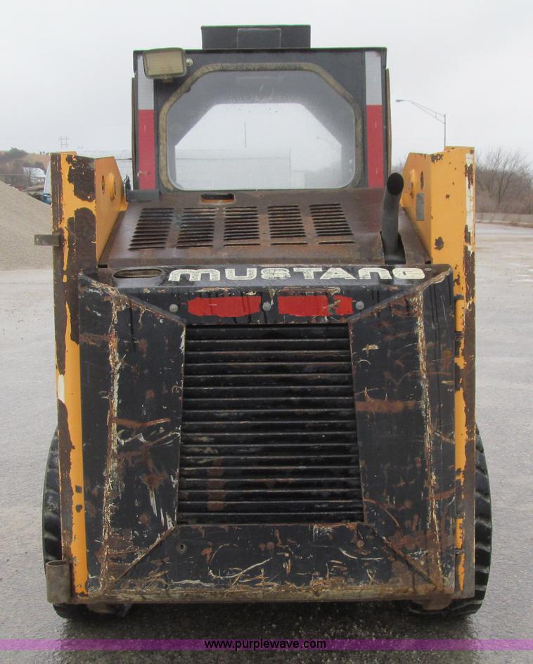image for item L5671 1997 Mustang 2040 skid steer