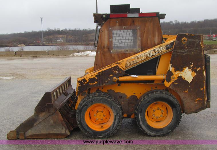 image for item L5671 1997 Mustang 2040 skid steer
