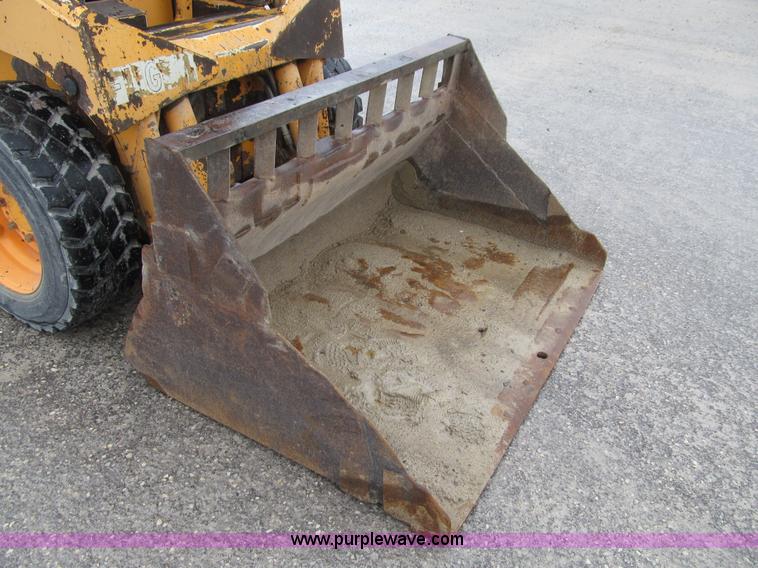 image for item L5671 1997 Mustang 2040 skid steer
