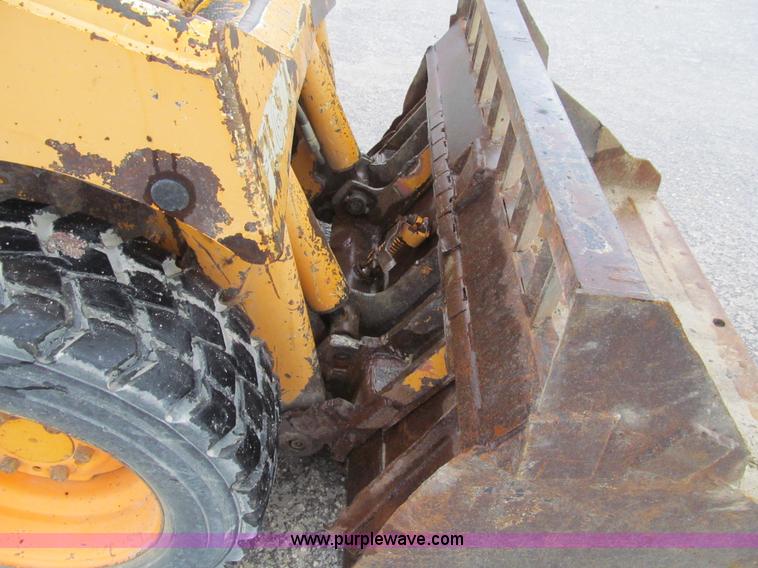 image for item L5671 1997 Mustang 2040 skid steer