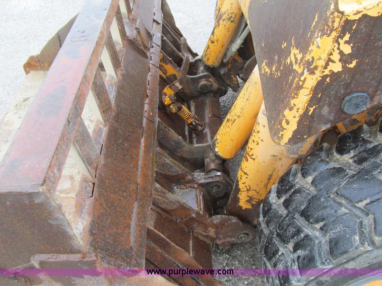 image for item L5671 1997 Mustang 2040 skid steer