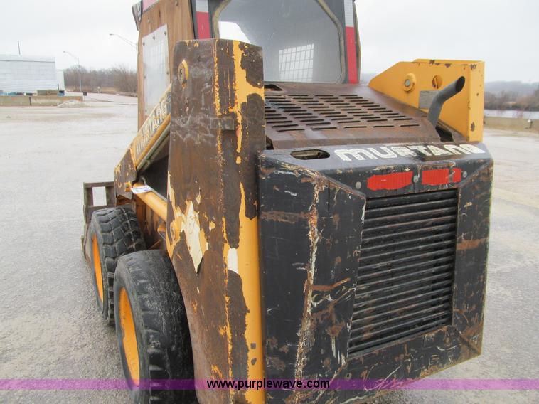 image for item L5671 1997 Mustang 2040 skid steer