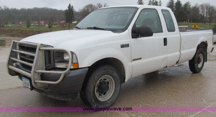 image for item L5672 2002 Ford F250 Super Duty XL Ext. Cab pickup truck