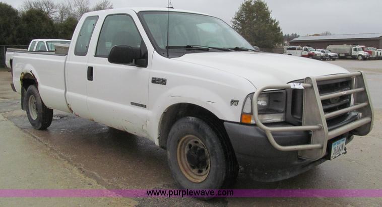 image for item L5672 2002 Ford F250 Super Duty XL Ext. Cab pickup truck