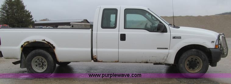 image for item L5672 2002 Ford F250 Super Duty XL Ext. Cab pickup truck