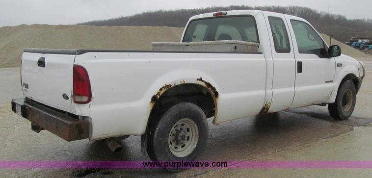 image for item L5672 2002 Ford F250 Super Duty XL Ext. Cab pickup truck