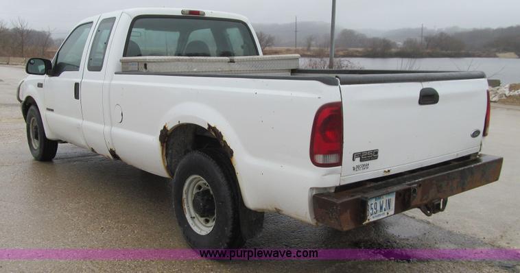image for item L5672 2002 Ford F250 Super Duty XL Ext. Cab pickup truck