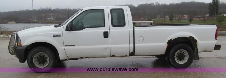 image for item L5672 2002 Ford F250 Super Duty XL Ext. Cab pickup truck