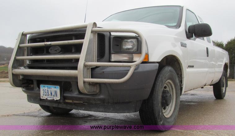 image for item L5672 2002 Ford F250 Super Duty XL Ext. Cab pickup truck