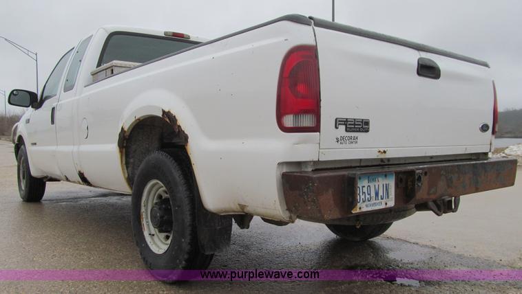 image for item L5672 2002 Ford F250 Super Duty XL Ext. Cab pickup truck