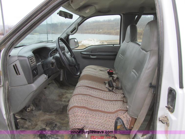 image for item L5672 2002 Ford F250 Super Duty XL Ext. Cab pickup truck