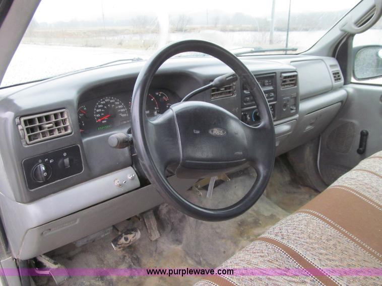 image for item L5672 2002 Ford F250 Super Duty XL Ext. Cab pickup truck