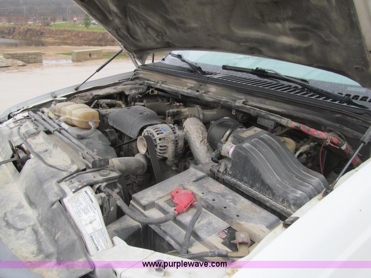 image for item L5672 2002 Ford F250 Super Duty XL Ext. Cab pickup truck