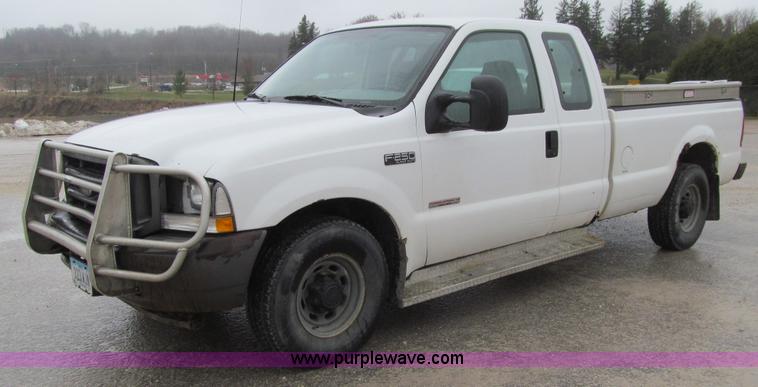 image for item L5673 2003 Ford F250 Super Duty XL SuperCab pickup truck