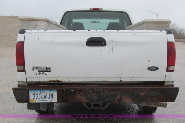 image for item L5673 2003 Ford F250 Super Duty XL SuperCab pickup truck