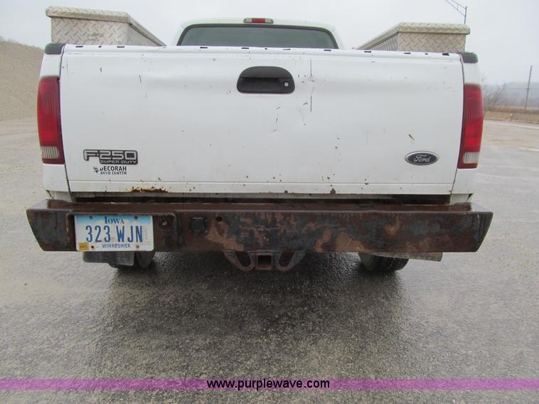 image for item L5673 2003 Ford F250 Super Duty XL SuperCab pickup truck