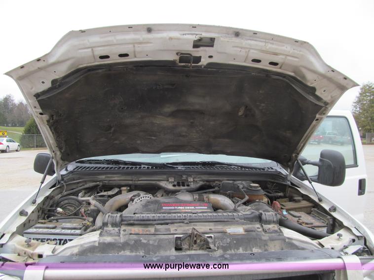 image for item L5673 2003 Ford F250 Super Duty XL SuperCab pickup truck