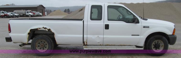 image for item L5674 2000 Ford F250 Super Duty XL SuperCab pickup truck