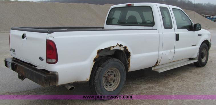 image for item L5674 2000 Ford F250 Super Duty XL SuperCab pickup truck