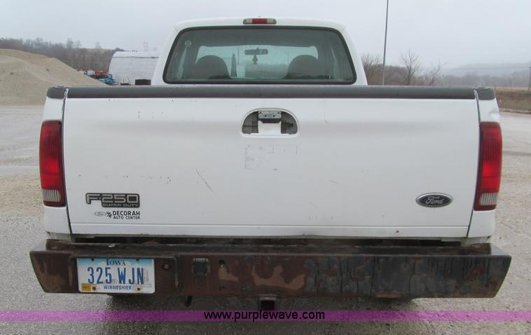 image for item L5674 2000 Ford F250 Super Duty XL SuperCab pickup truck