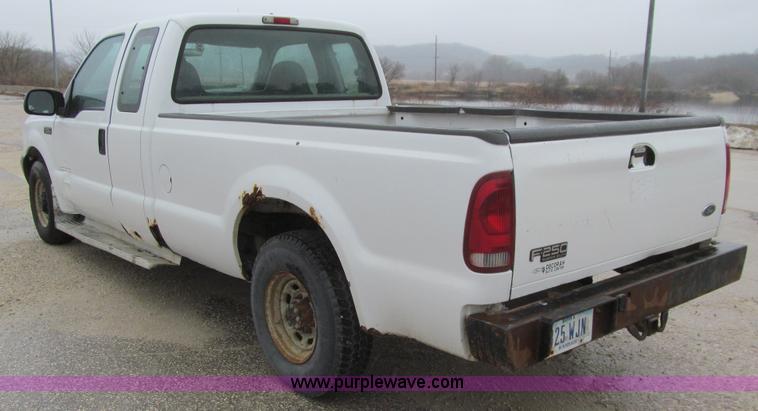 image for item L5674 2000 Ford F250 Super Duty XL SuperCab pickup truck