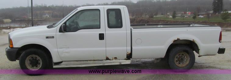 image for item L5674 2000 Ford F250 Super Duty XL SuperCab pickup truck