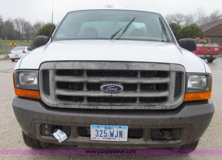 image for item L5674 2000 Ford F250 Super Duty XL SuperCab pickup truck