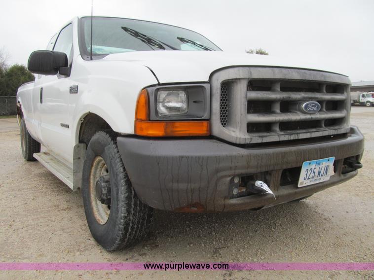 image for item L5674 2000 Ford F250 Super Duty XL SuperCab pickup truck