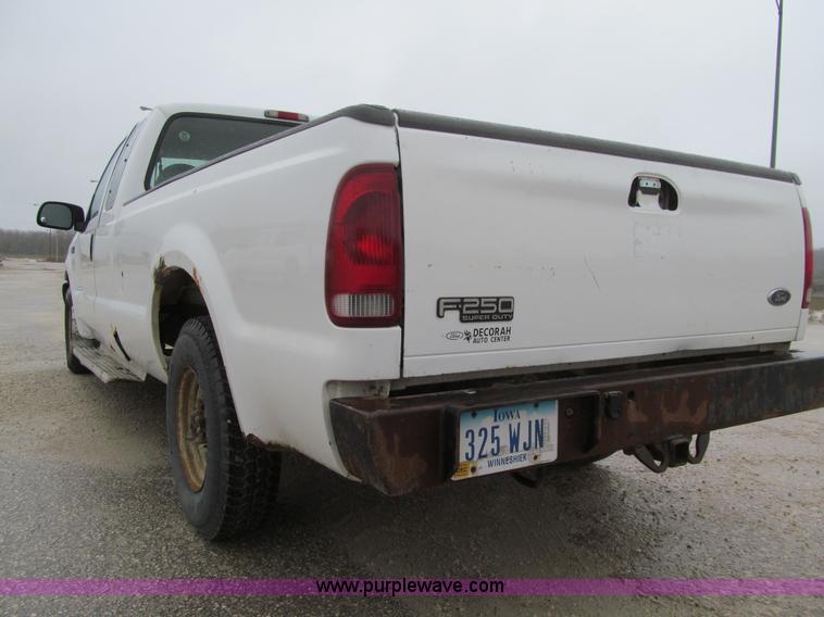 image for item L5674 2000 Ford F250 Super Duty XL SuperCab pickup truck