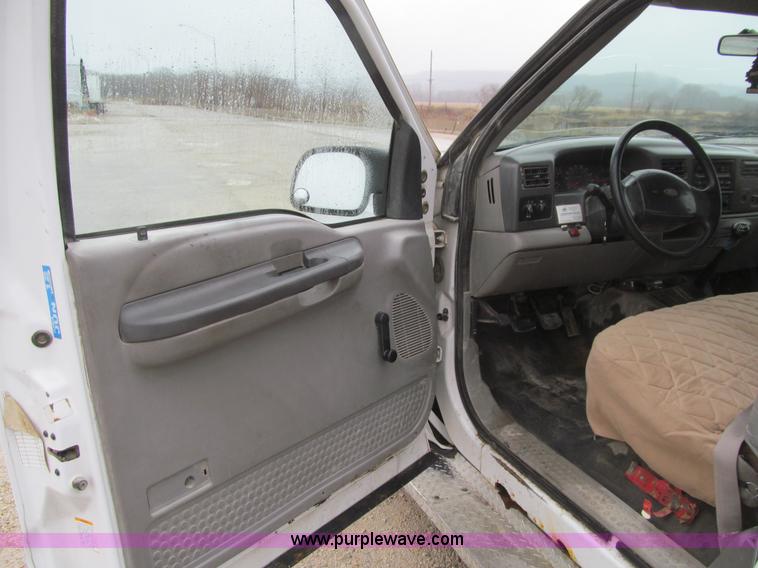 image for item L5674 2000 Ford F250 Super Duty XL SuperCab pickup truck