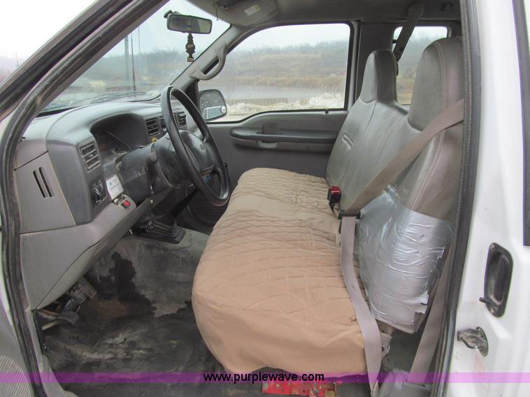 image for item L5674 2000 Ford F250 Super Duty XL SuperCab pickup truck