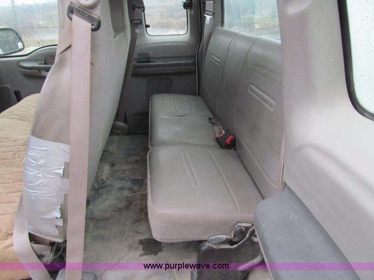 image for item L5674 2000 Ford F250 Super Duty XL SuperCab pickup truck