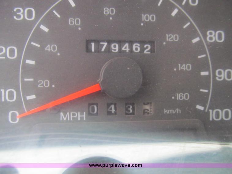 image for item L5674 2000 Ford F250 Super Duty XL SuperCab pickup truck