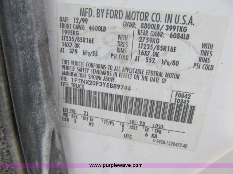 image for item L5674 2000 Ford F250 Super Duty XL SuperCab pickup truck