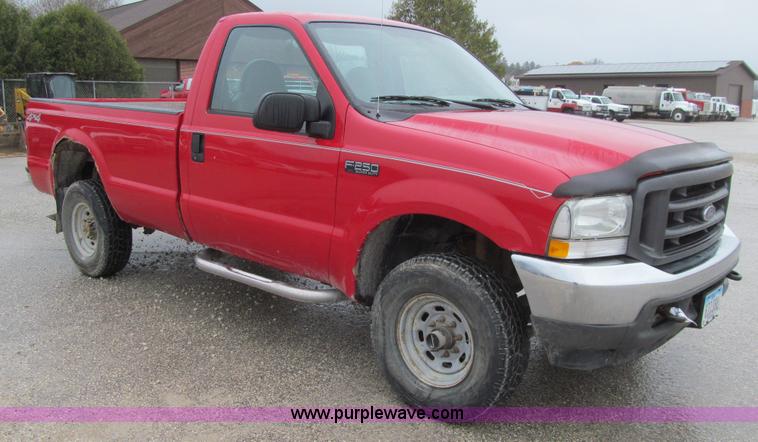 image for item L5676 2004 Ford F250 Super Duty XL pickup truck
