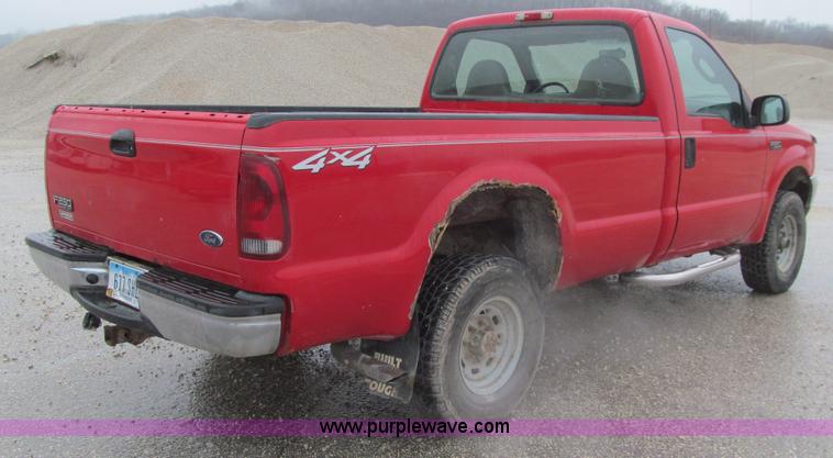 image for item L5676 2004 Ford F250 Super Duty XL pickup truck