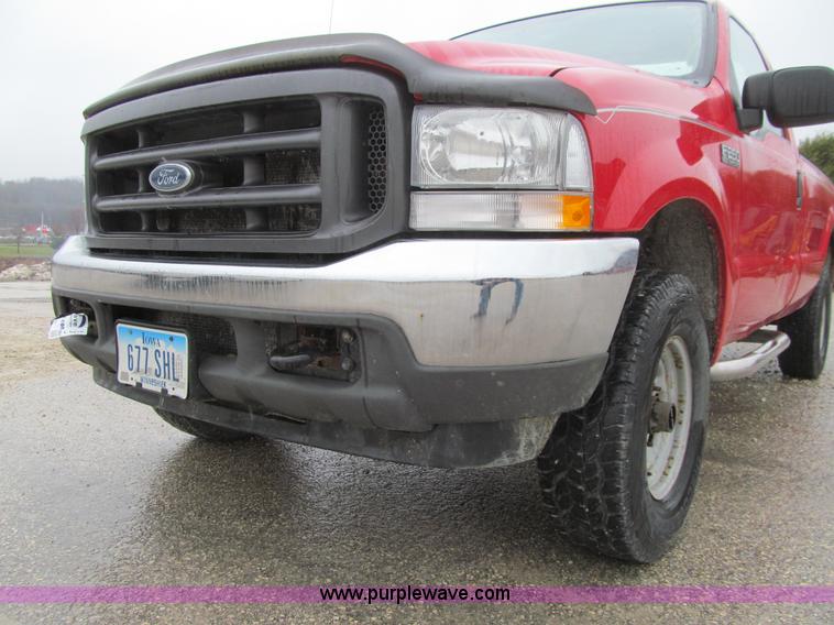 image for item L5676 2004 Ford F250 Super Duty XL pickup truck