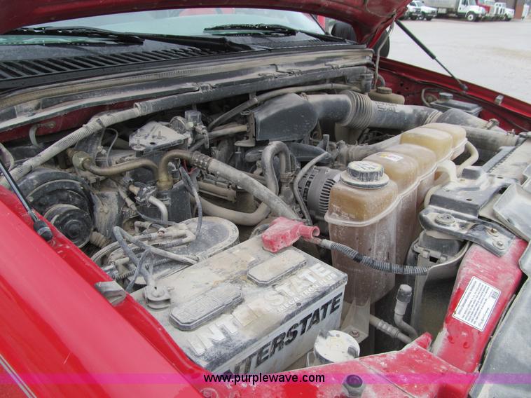 image for item L5676 2004 Ford F250 Super Duty XL pickup truck