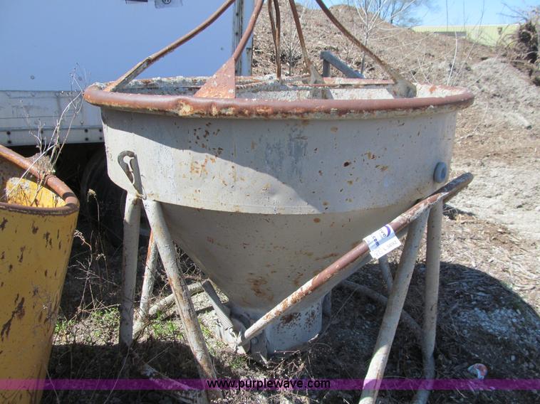 image for item L5692 Concrete bucket