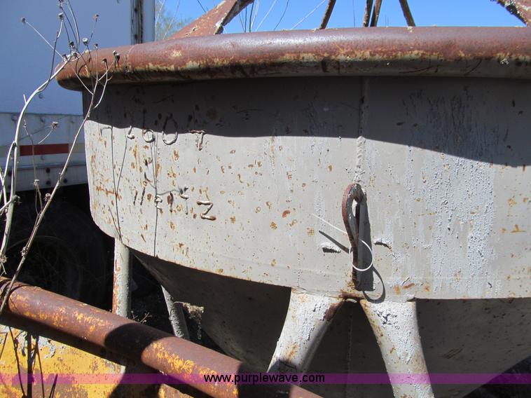 image for item L5692 Concrete bucket